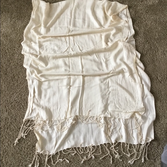 Cream scarf - Picture 2 of 2